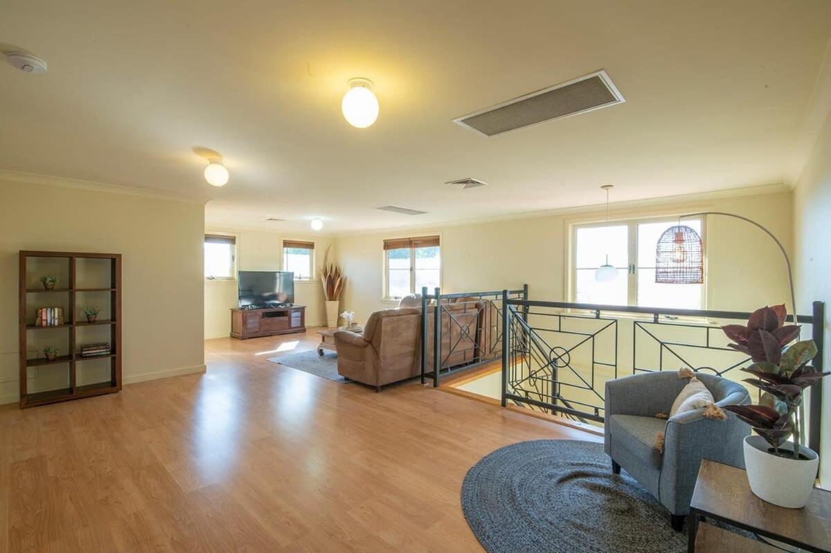 Tranquil Taylor - Two-Storey Cbd Family Home, Bbq Dubbo Dış mekan fotoğraf